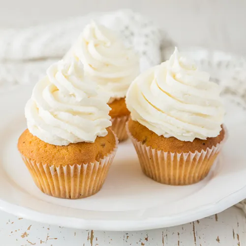  Cupcakes com cobertura butter cream